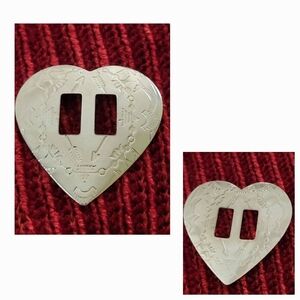 Elegant Heart-Shaped Silver Buckle